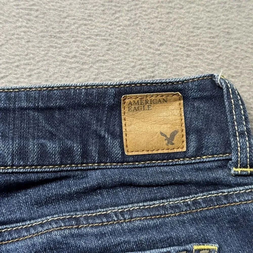 American Eagle Womens 2 Regular Artist Crop Jeans Dark Wash Studded Denim EUC